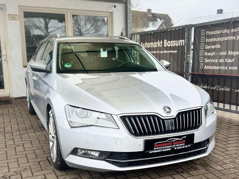 Gebraucht Skoda Superb Style 120 PS (88 kW) 2019 Silber Kombi