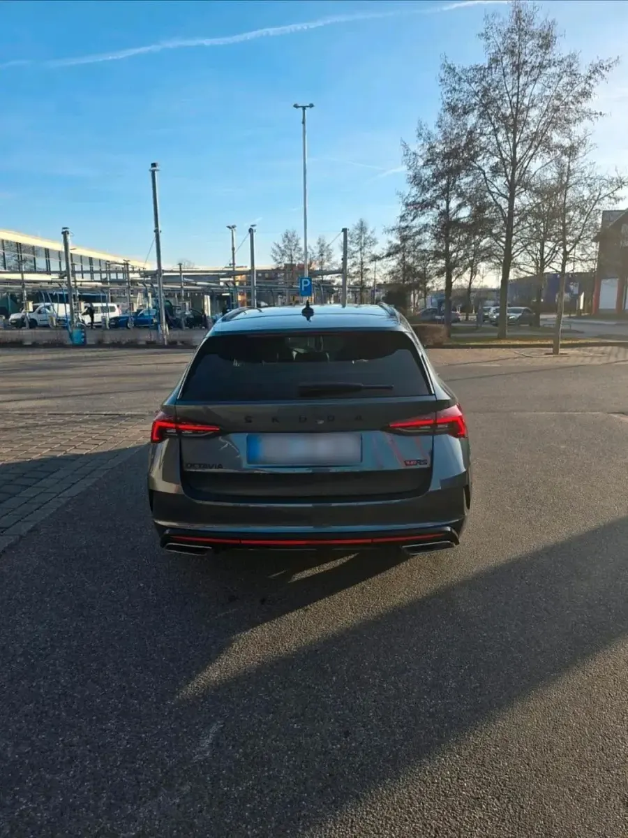 Gebraucht Skoda Octavia vRS 200 PS (147 kW) 2021 Grau Kombi