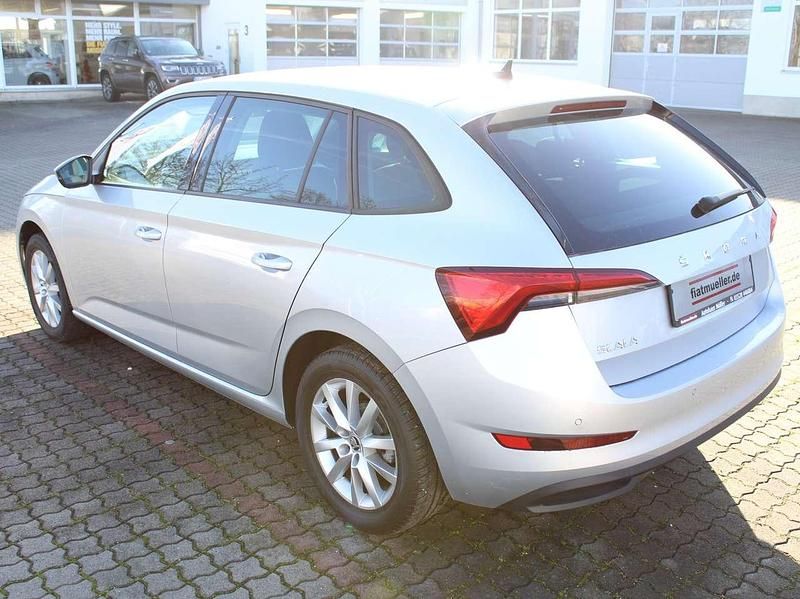 Gebraucht Skoda Scala Ambition 116 PS (85 kW) 2019 Brilliantsilber metallic Kleinwagen