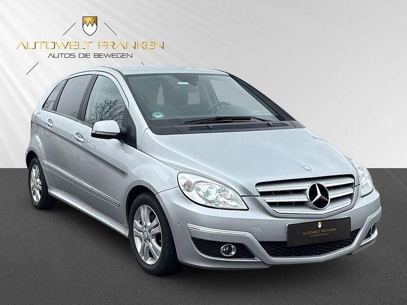 Gebraucht Mercedes B200 140 PS (102 kW) 2009 Silber Van / Kleinbus