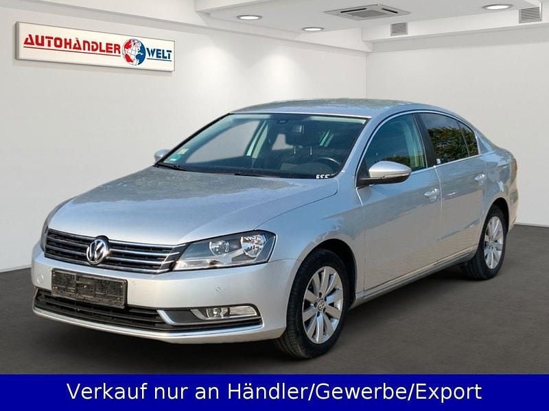 Silber Gebraucht 2012 VW Passat Comfortline Limousine | 4.899 € (Guter Preis) - Bild 1/3