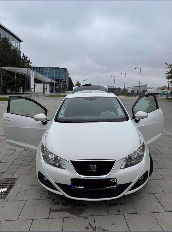 Weiß Gebraucht 2011 Seat Ibiza Copa Kleinwagen | 3.600 € (Guter Preis) - Bild 1/4