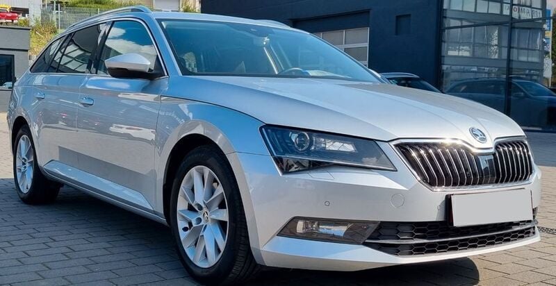 Silber Gebraucht 2019 Skoda Superb Style Kombi | 18.490 € (Guter Preis) - Bild 1/4