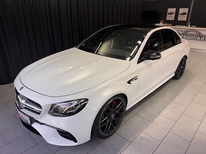 Weiß Gebraucht 2017 Mercedes E63S AMG AMG Limousine | 61.999 € (Fairer Preis) - Bild 1/4