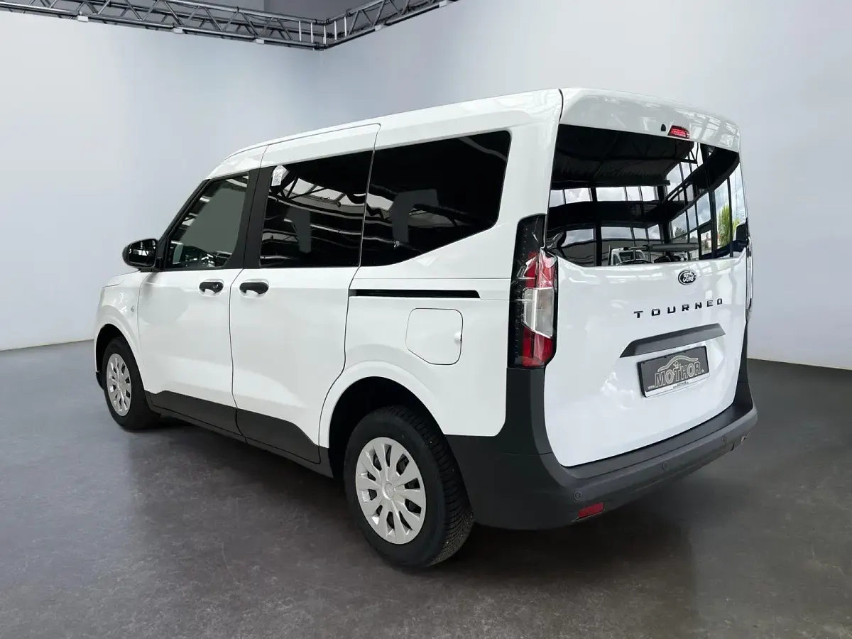 Neu Ford Tourneo Courier 125 PS (91 kW) 2026 Weiß Van / Kleinbus