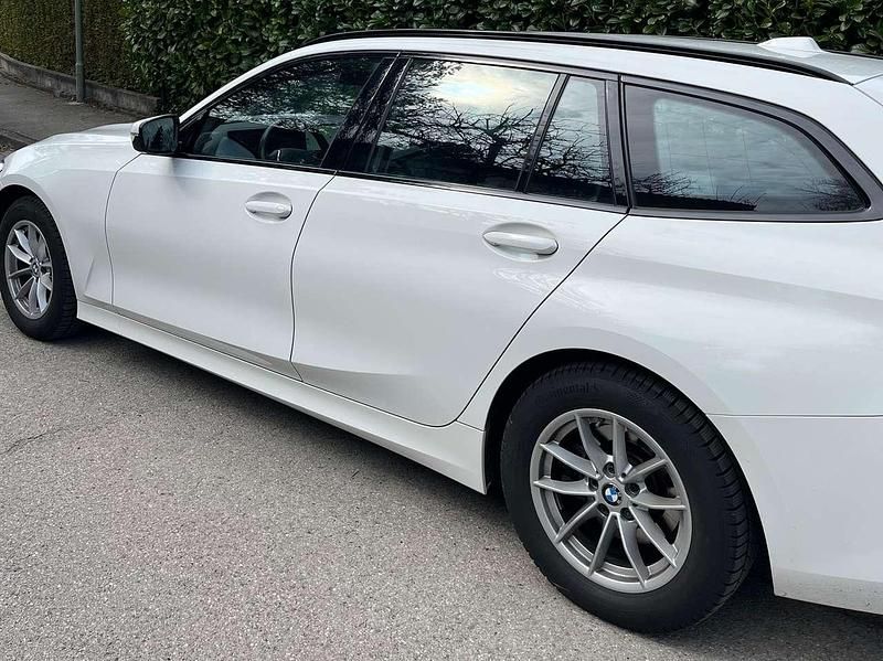 Gebraucht BMW 318 156 PS (114 kW) 2024 Weiß Kombi
