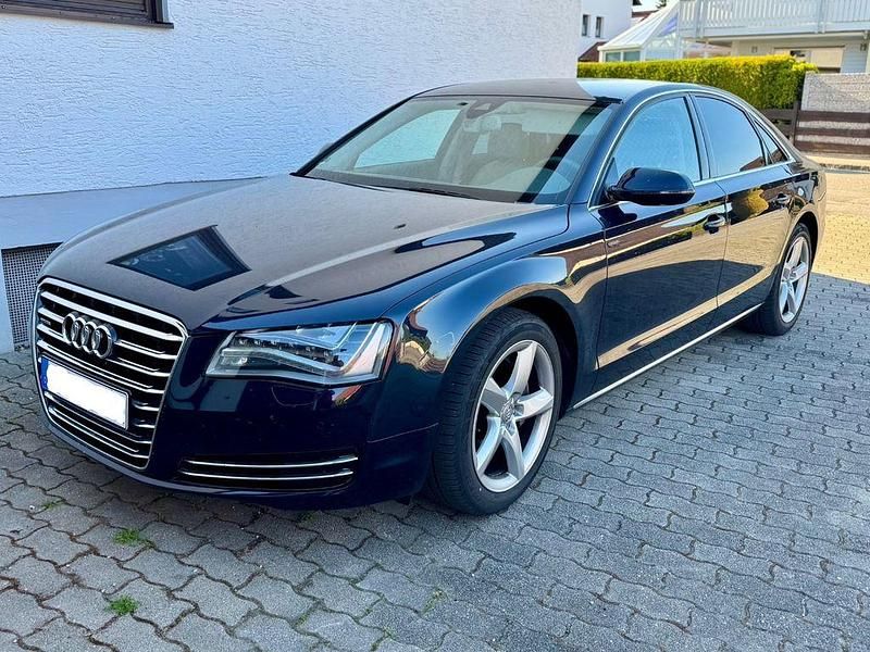 Gebraucht Audi A8 Ambiente 250 PS (183 kW) 2011 Blau Limousine