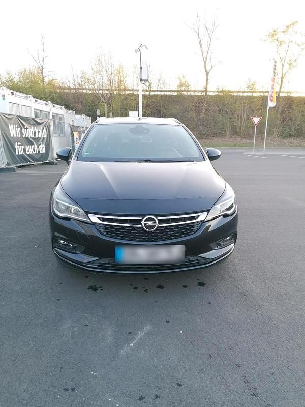 Gebraucht Opel Astra Edition 95 PS (69 kW) 2016 Schwarz Kombi