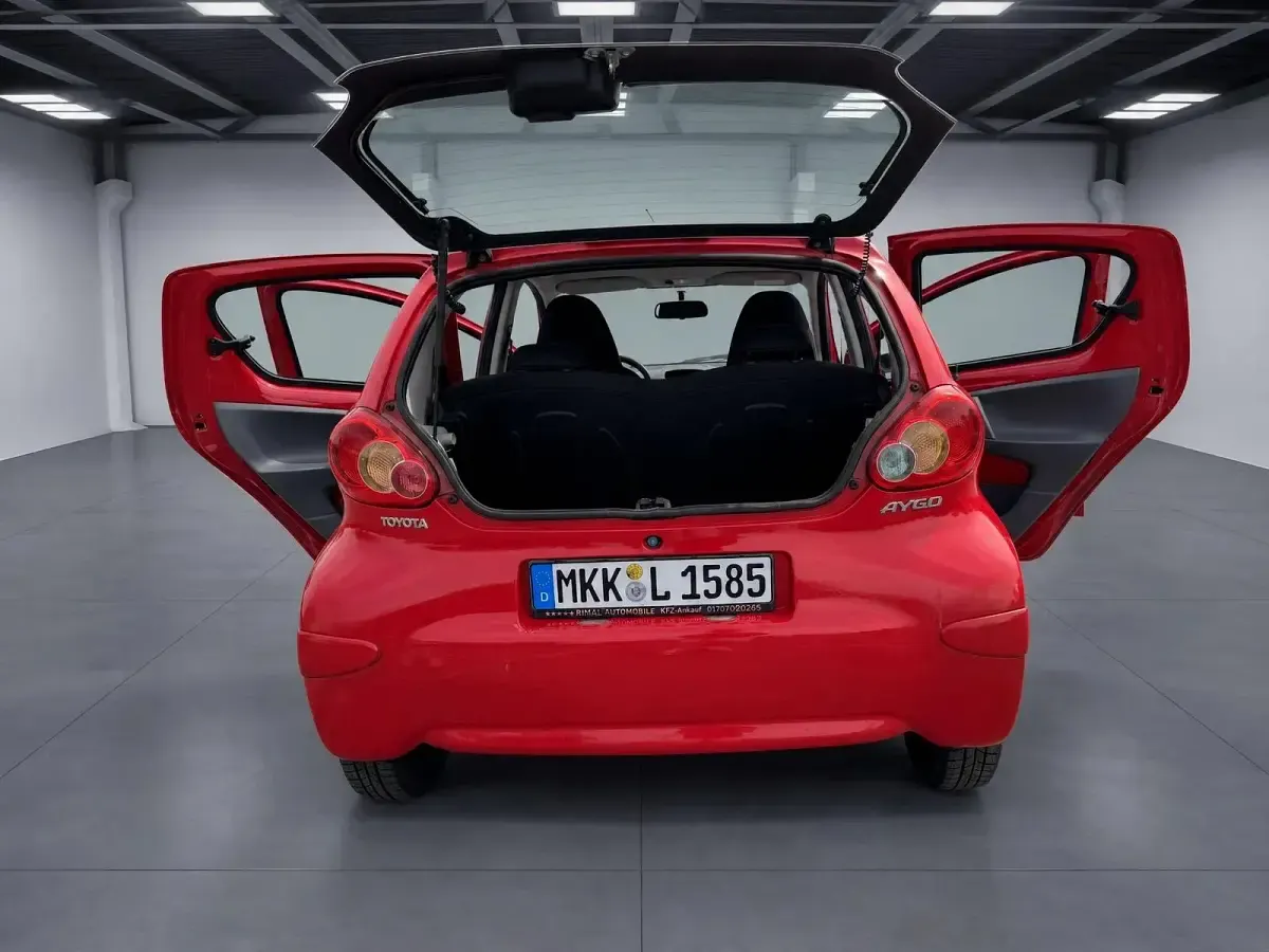Gebraucht Toyota Aygo 68 PS (50 kW) 2007 Rot Kleinwagen
