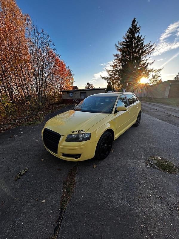 Gelb Gebraucht 2005 Audi A3 Sportback Kleinwagen | 2.000 € (Guter Preis) - Bild 1/4