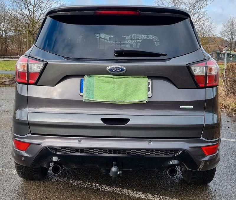 Gebraucht Ford Kuga ST-Line 150 PS (110 kW) 2018 Grau SUV