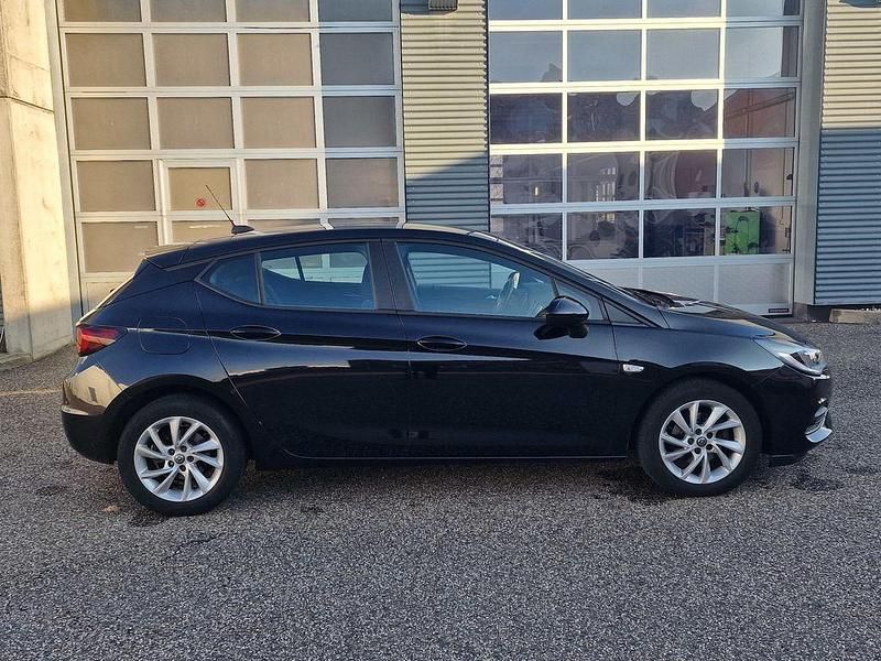 Gebraucht Opel Astra Edition 105 PS (77 kW) 2021 Schwarz Limousine