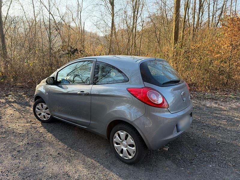 Gebraucht Ford Ka 69 PS (50 kW) 2013 Grau Kleinwagen