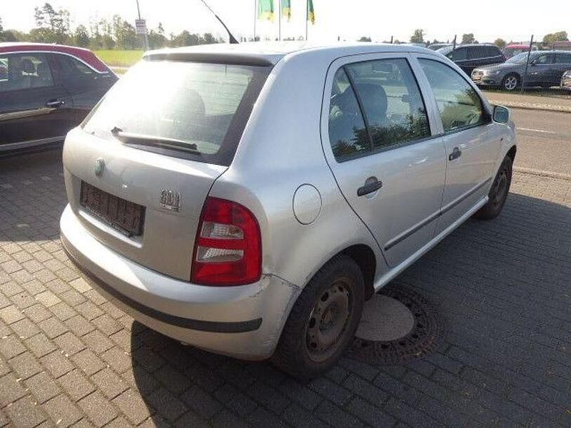 Gebraucht Skoda Fabia Classic 68 PS (50 kW) 2000 Silber Kleinwagen