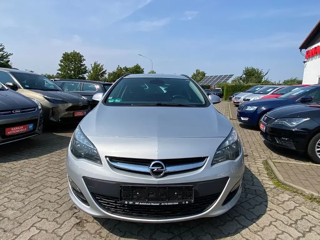 Gebraucht Opel Astra Energy 110 PS (80 kW) 2014 Silber Kombi