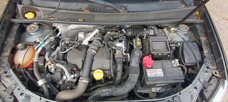 Grau Gebraucht 2018 Dacia Sandero Stepway SUV | 9.000 € (Fairer Preis) - Bild 1/4