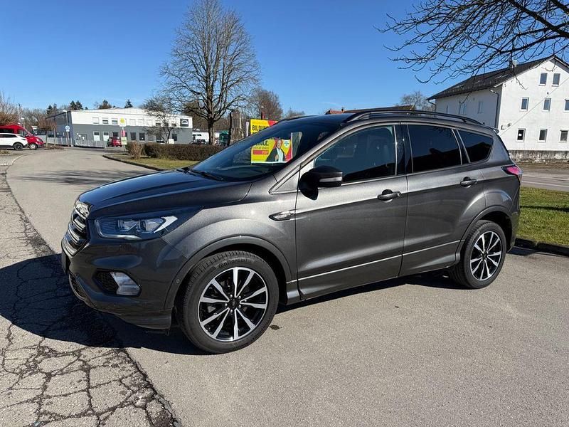 Gebraucht Ford Kuga ST-Line 150 PS (110 kW) 2019 Grau SUV