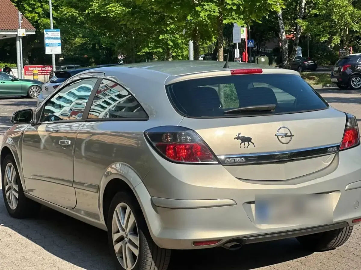 Gebraucht Opel Astra 120 PS (88 kW) 2008 Silber Kleinwagen