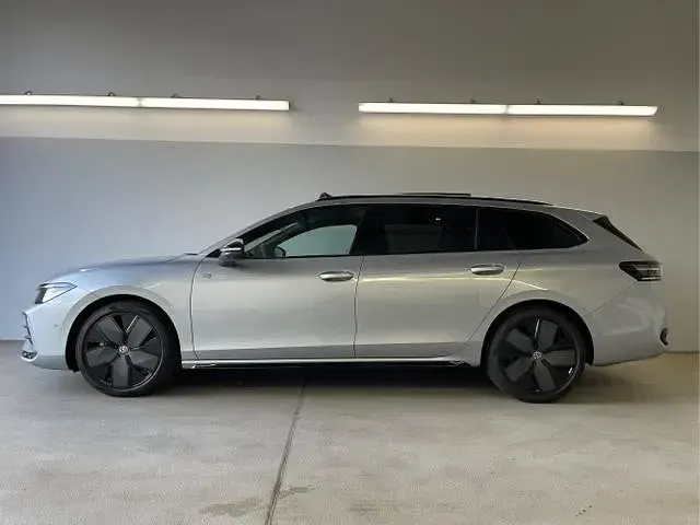 Ny VW Passat R-line 265 HK (194 kW) 2026 Metallic Stationcar