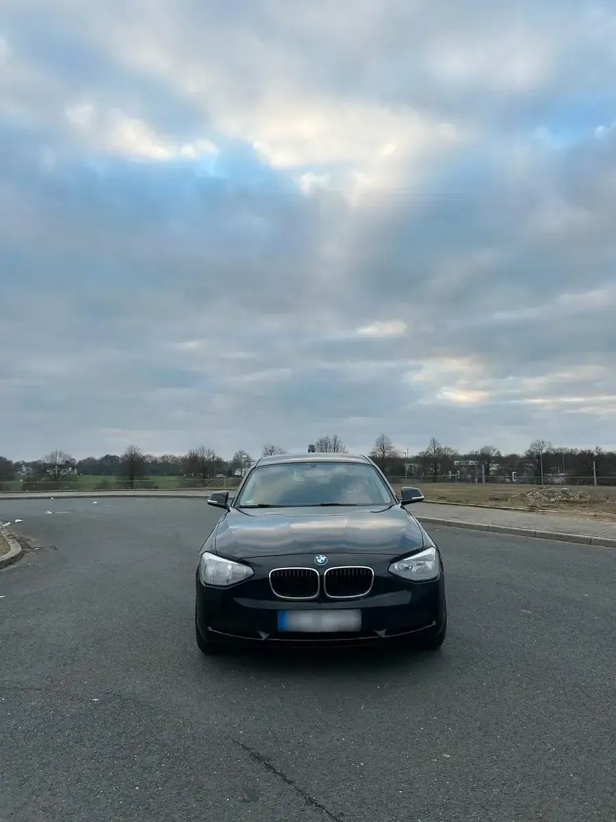 Gebraucht BMW 114 102 PS (75 kW) 2012 Schwarz Kleinwagen