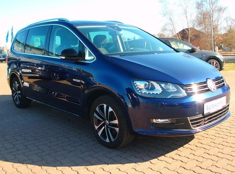 Gebraucht VW Sharan IQ Drive 150 PS (110 kW) 2019 Blau Van / Kleinbus