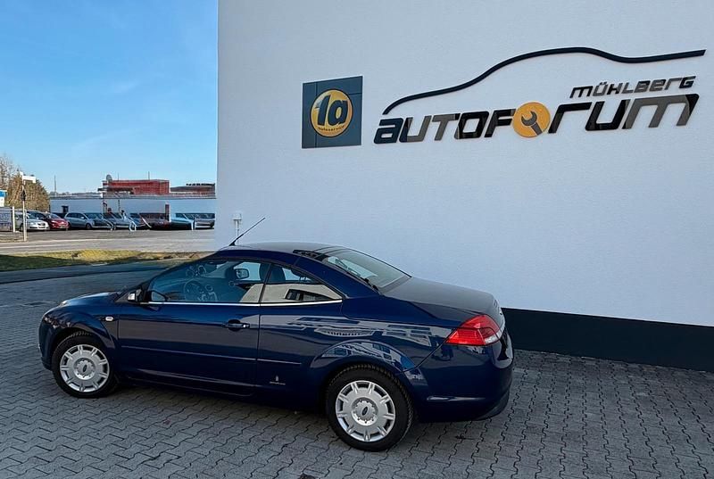 Gebraucht Ford Focus Cabriolet 145 PS (106 kW) 2008 Blau Cabrio