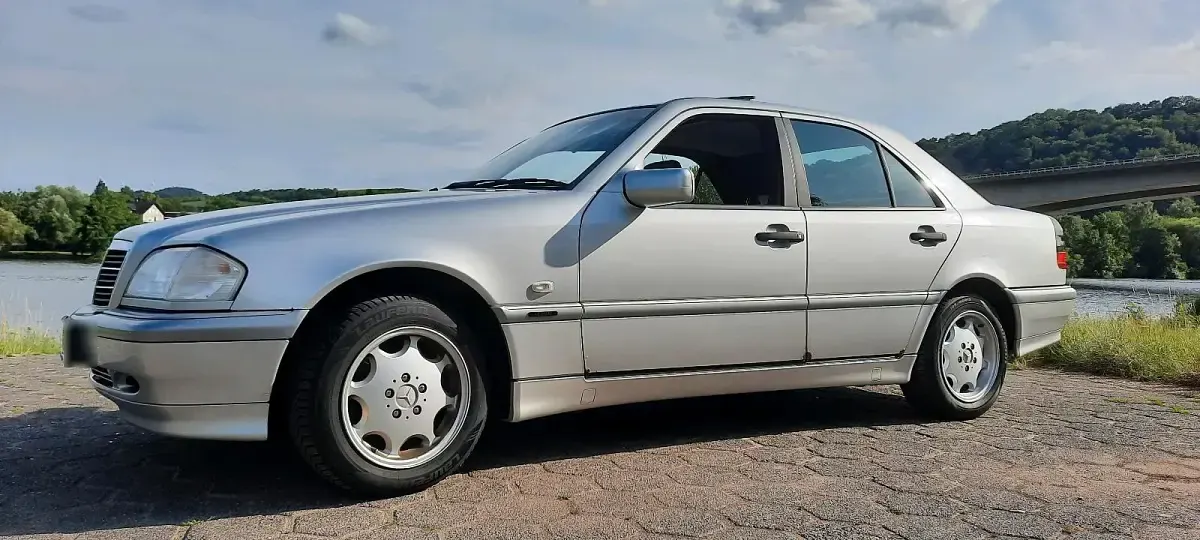 Gebraucht Mercedes C180 122 PS (89 kW) 1998 Silber Limousine