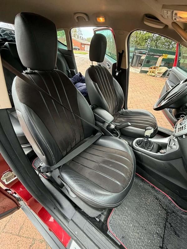 Gebraucht Lancia Delta 150 PS (110 kW) 2008 Rot Kleinwagen
