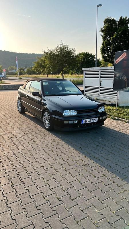 Schwarz Gebraucht 1996 VW Golf Cabriolet Cabrio | 2.599 € (Etwas zu teuer) - Bild 1/4
