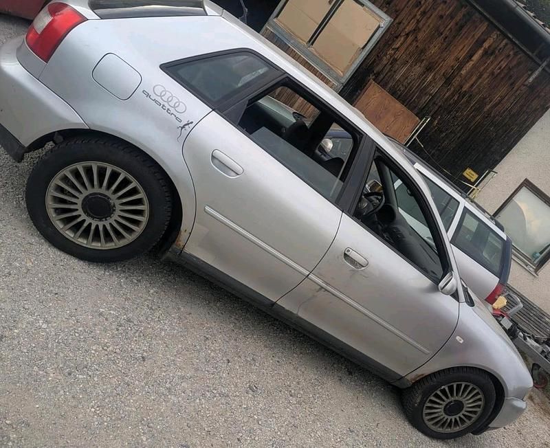 Silber Gebraucht 2002 Audi A3 Kleinwagen | 1.000 € (Superpreis) - Bild 1/4