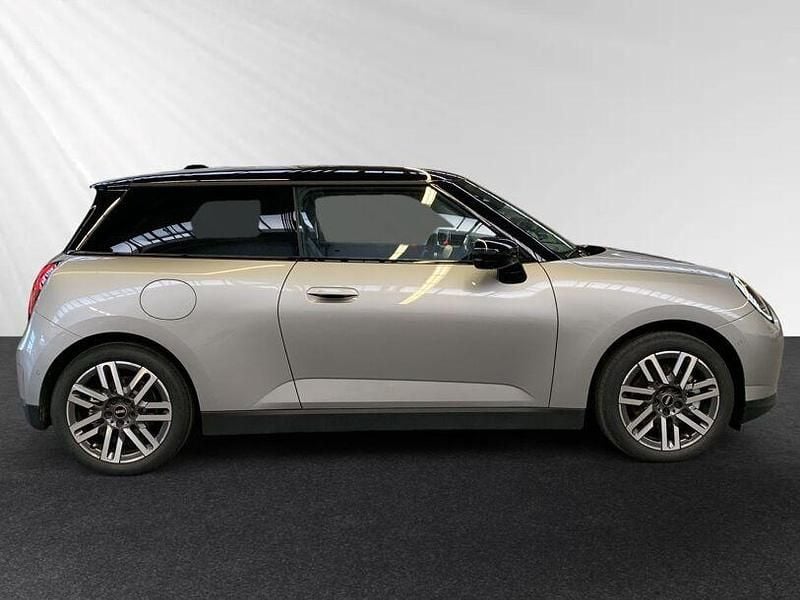 Gebraucht Mini Cooper 135 kW (184 PS) 2024 Melting silver metallic Kleinwagen