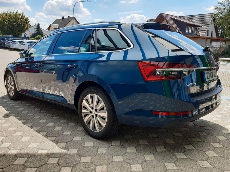 Gebraucht Skoda Superb Style 200 PS (147 kW) 2023 Blau Kombi