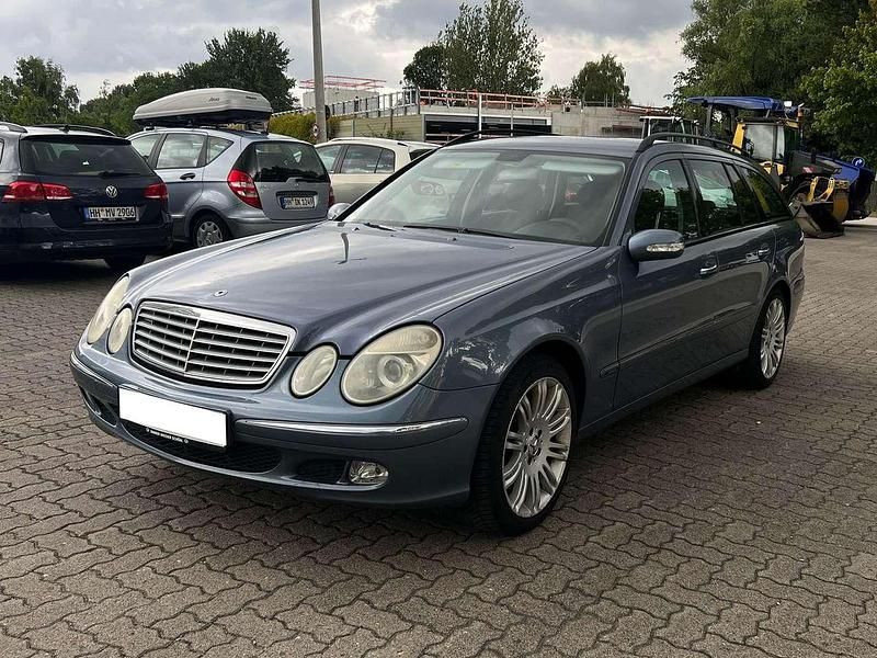 Blau Gebraucht 2003 Mercedes E240 Elegance Kombi | 4.795 € - Bild 1/4