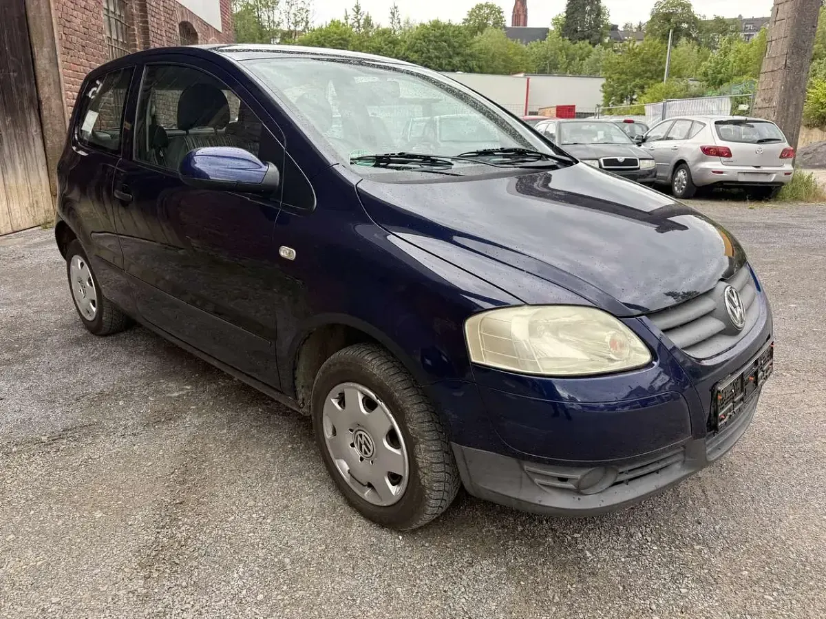Gebraucht VW Fox 54 PS (39 kW) 2007 Indigoblau perleffekt Kleinwagen