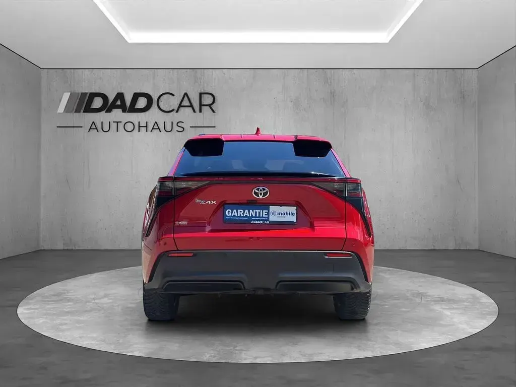 Gebraucht Toyota bZ4X 150 kW (204 PS) 2022 Emotional red 2 SUV