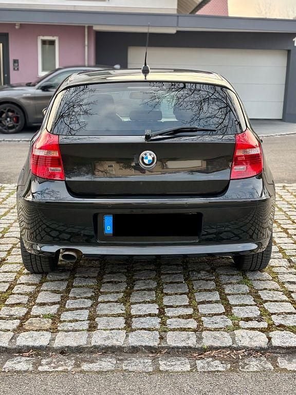 Gebraucht BMW 118 143 PS (105 kW) 2010 Schwarz Kleinwagen