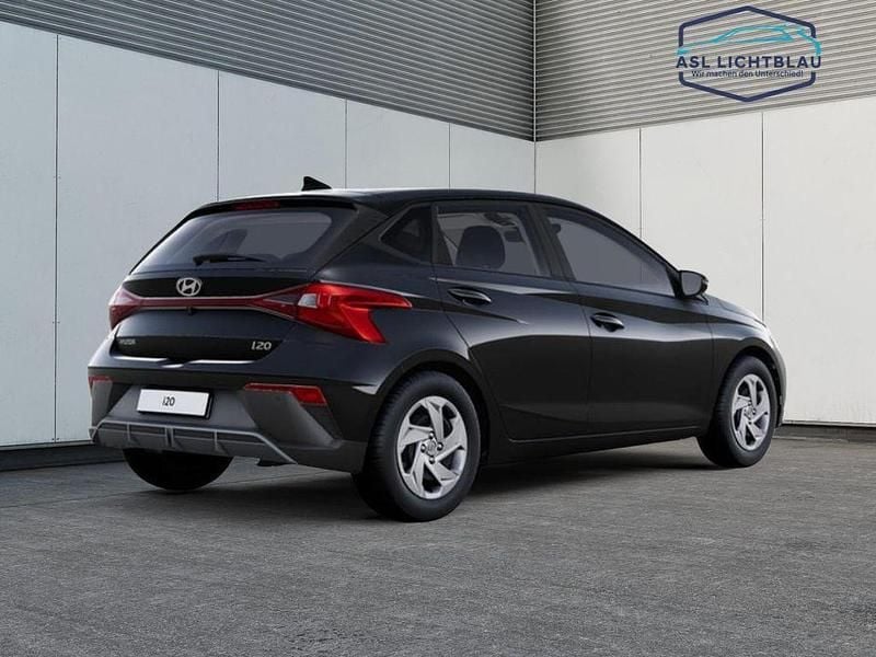 Gebraucht Hyundai i20 Select 101 PS (74 kW) 2025 Phantom black Kleinwagen