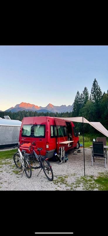 Rot Gebraucht 2011 Ford Transit Van / Kleinbus | 9.300 € - Bild 1/4