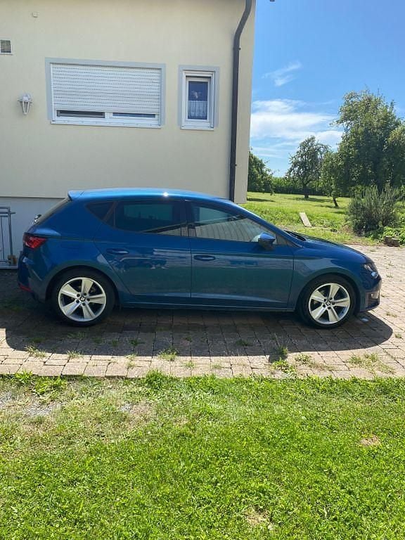 Blau Gebraucht 2015 Seat Leon FR Limousine | 9.600 € (Fairer Preis) - Bild 1/4