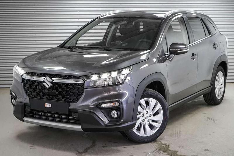 Titanium grau metallic () Neu 2025 Suzuki SX4 S-Cross GL SUV | 23.190 € (Guter Preis) - Bild 1/4