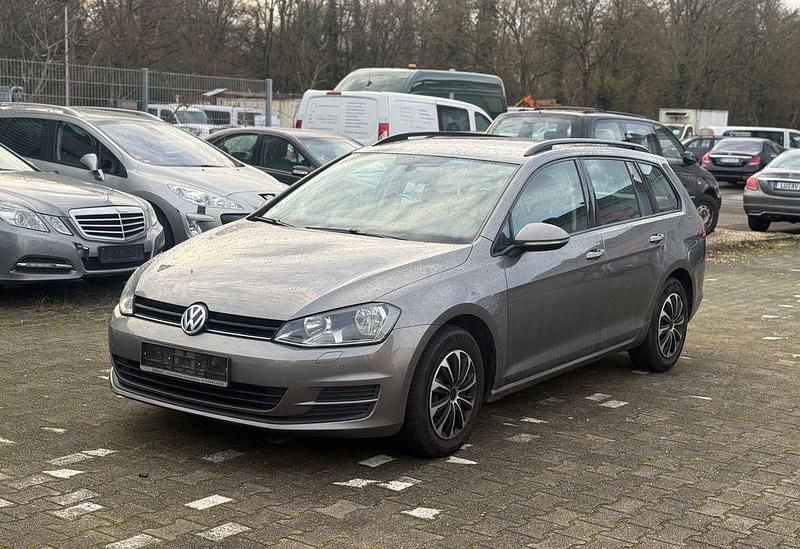 Grau Gebraucht 2015 VW Golf VII Trendline Kombi | 4.900 € (Guter Preis) - Bild 1/4