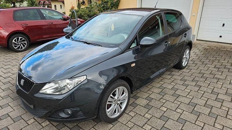 Grau Gebraucht 2010 Seat Ibiza Style Limousine | 4.000 € (Guter Preis) - Bild 1/4