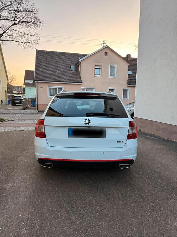 Gebraucht Skoda Octavia RS 184 PS (135 kW) 2016 Weiß Kleinwagen