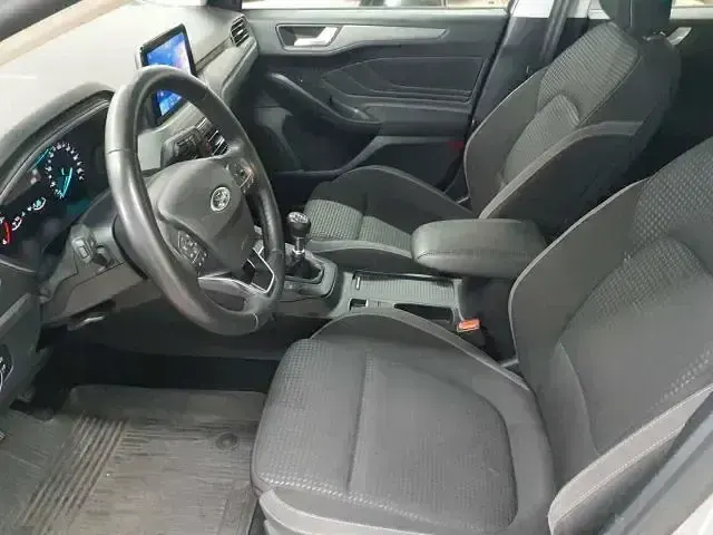 Gebraucht Ford Focus Cool & Connect 120 PS (88 kW) 2022 Silber Limousine