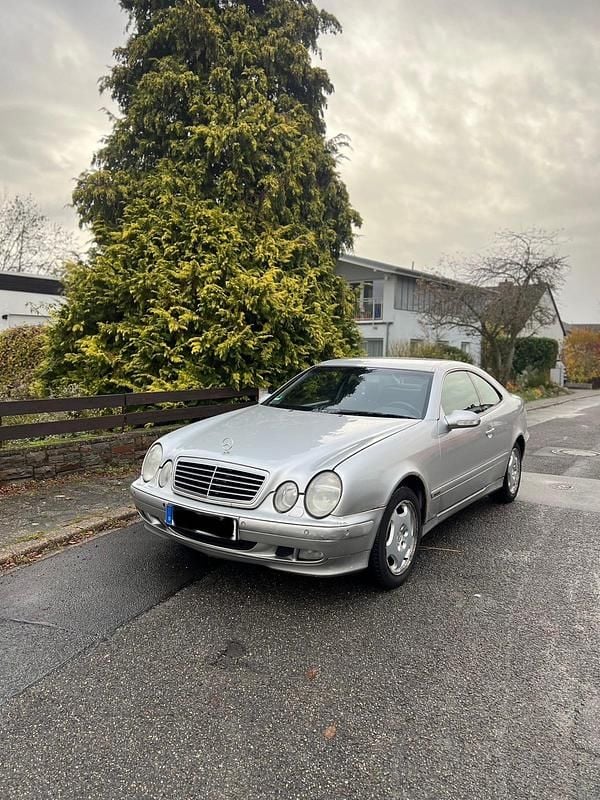 Grau Gebraucht 2002 Mercedes CLK230 Coupé | 2.179 € (Superpreis) - Bild 1/4