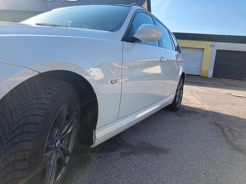 Gebraucht BMW 318 143 PS (105 kW) 2012 Weiß Kombi