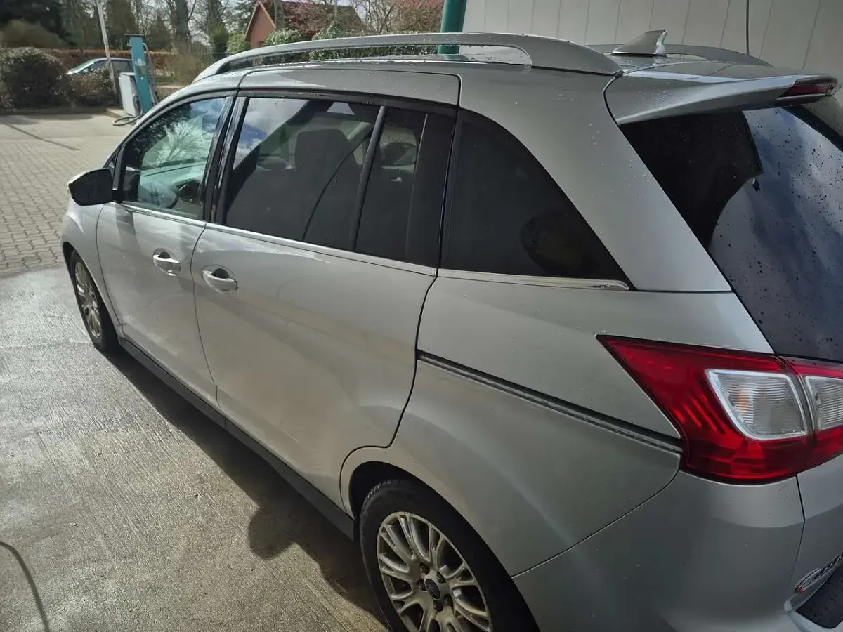 Gebraucht Ford Grand C-Max Titanium 150 PS (110 kW) 2017 Silber Van / Kleinbus