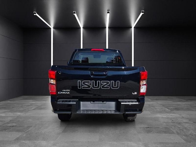 Neu Isuzu D-Max 163 PS (119 kW) 2026 Grau Pickup