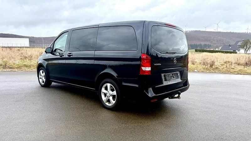 Gebraucht Mercedes V220 163 PS (119 kW) 2017 Schwarz Van / Kleinbus