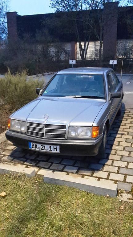 Gebraucht Mercedes 190 109 PS (80 kW) 1990 Blau Limousine